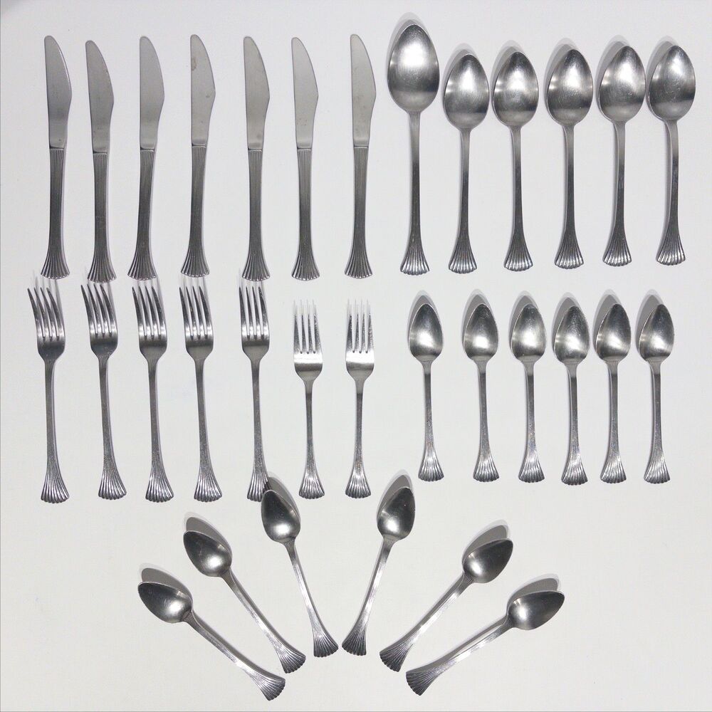 VTG Reed & Barton Japan Rebacraft Bretton Woods Shell Stainless Flatware 32 Pcs